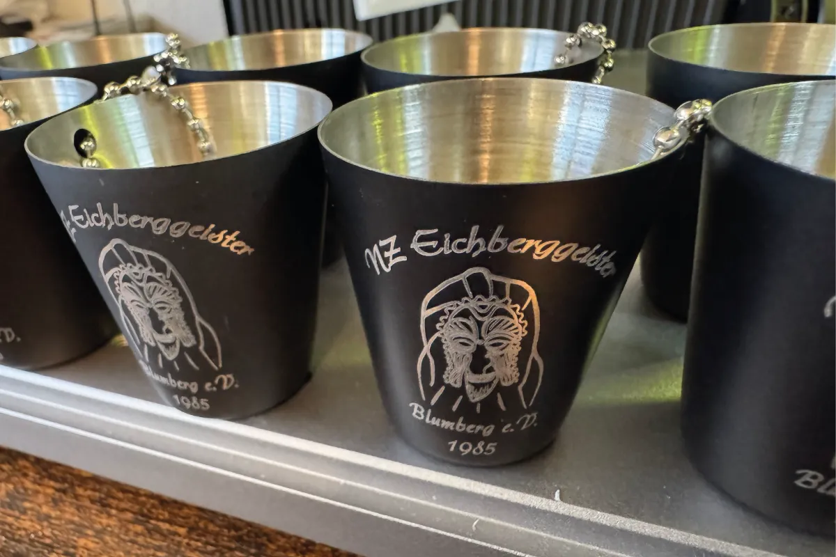 Schnapsbecher mit Lasergravur